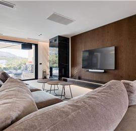 5 bedroom luxury seaside villa with indoor & outdoor pool, near Acharavi, sleeps 10